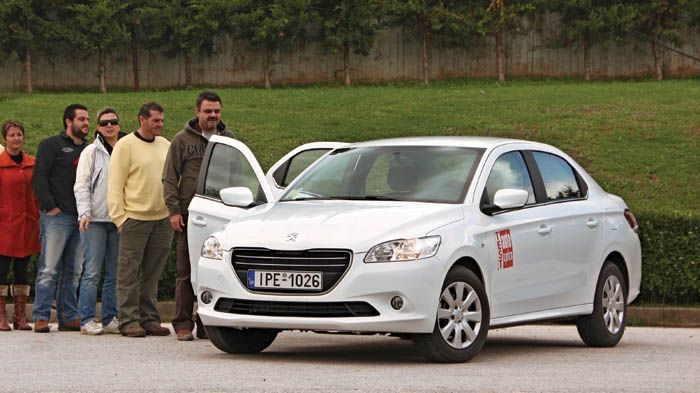 Με το 301 η Peugeot επιστρέφει στα μικρομεσαία σεντάν. Με το 301 η Peugeot επιστρέφει στα μικρομεσαία σεντάν.